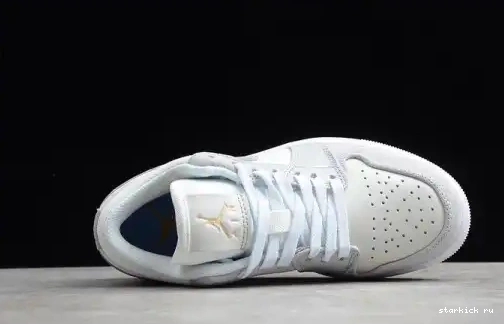 CV3043-100 Air CV3043-100 1 Low “Paris” Jordan 0629